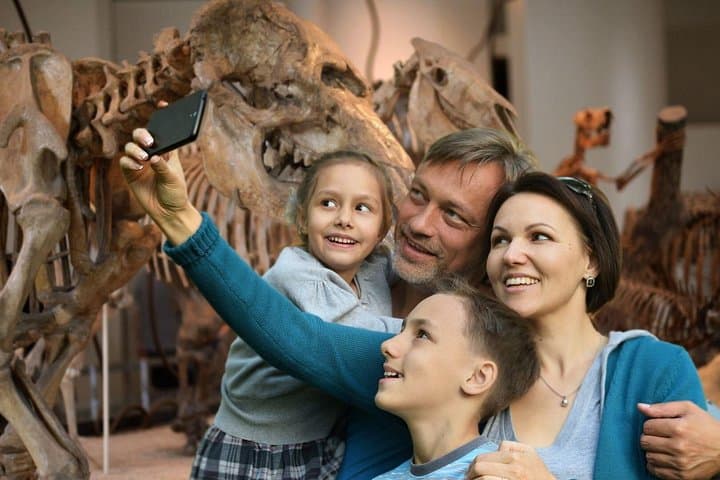 London Natural History Museum Entry, Audio Tour & Hyde Park Walk