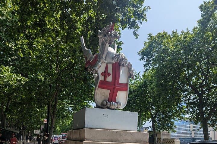London Dragon Hunt - Self-Guided Treasure Hunt Adventure