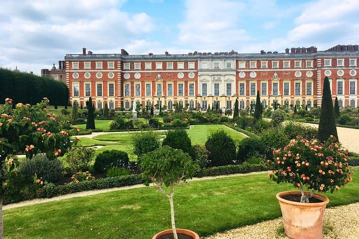 Hampton Court Palace Half Day Trip from London with Tickets