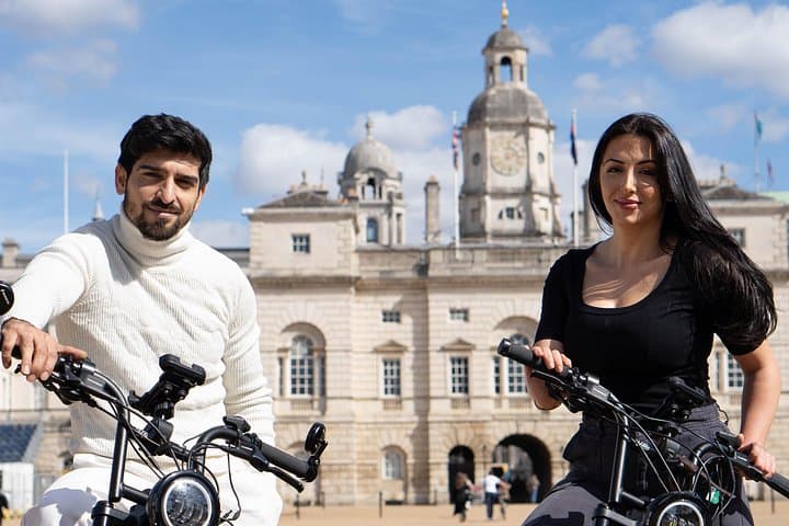 Private London eBike Tour with Artefacts - 3hr Premium Experience