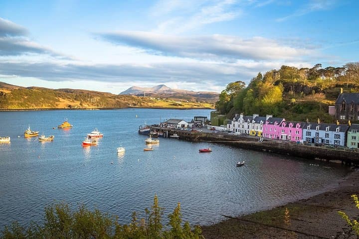 Skye Day Tour from Inverness with Fairy Pools & Dunvegan Castle