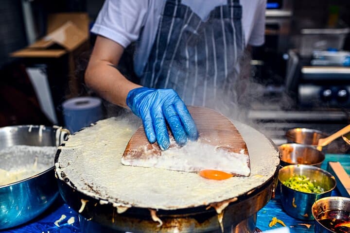 Private East End Food Tour: 7 Tastings with Bagels & Fish & Chips