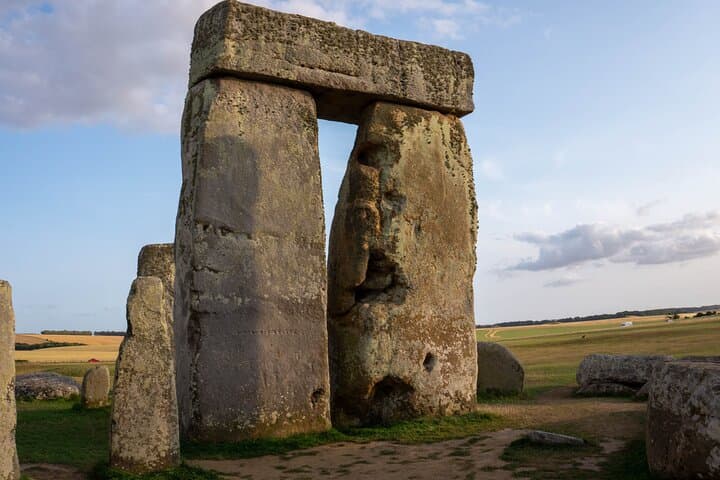 Stonehenge and Windsor Castle Private Luxury Tour from London