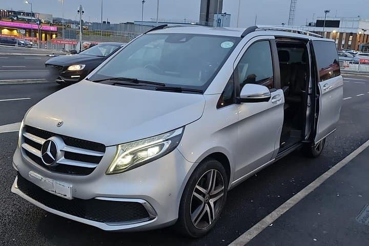 Gatwick Airport Private Transfer to from London
