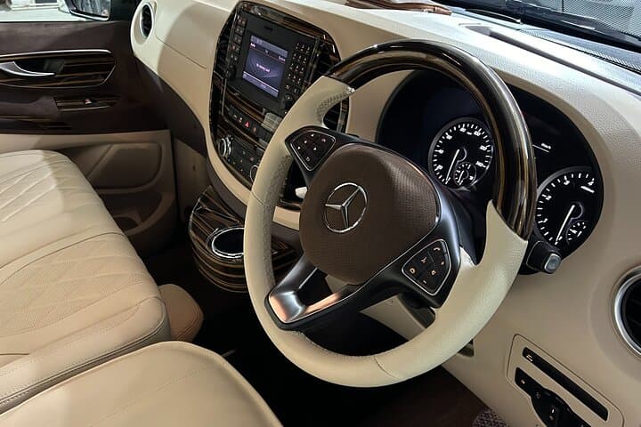 Hourly Private Chauffeur Luxury Service in London