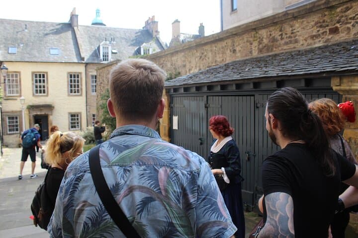 Spotting some Outlander enthusiasts in Tweedale Court