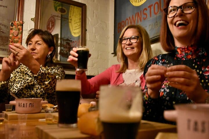 Belfast Centre Food Tour of 12 Local Irish Dishes and Drinks