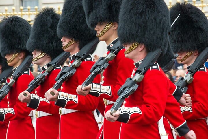 Changing of the Guard Guided Tour at Buckingham Palace