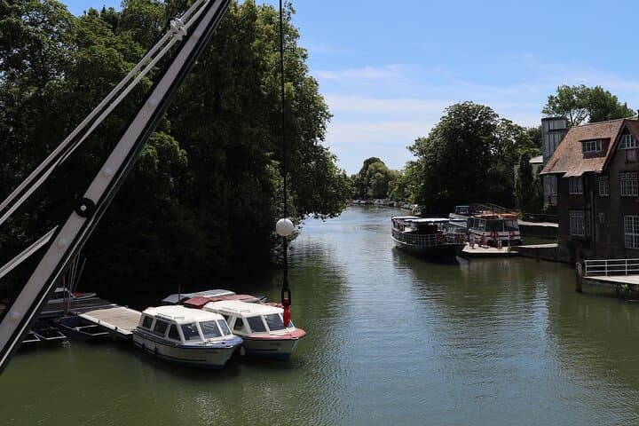 Oxford Sightseeing Boat Cruise with Prosecco