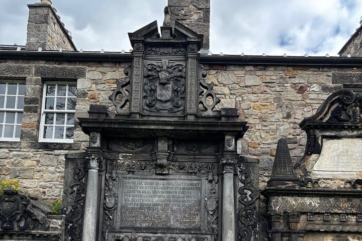 Licensed Historic Edinburgh Old Town Private Walking Tour