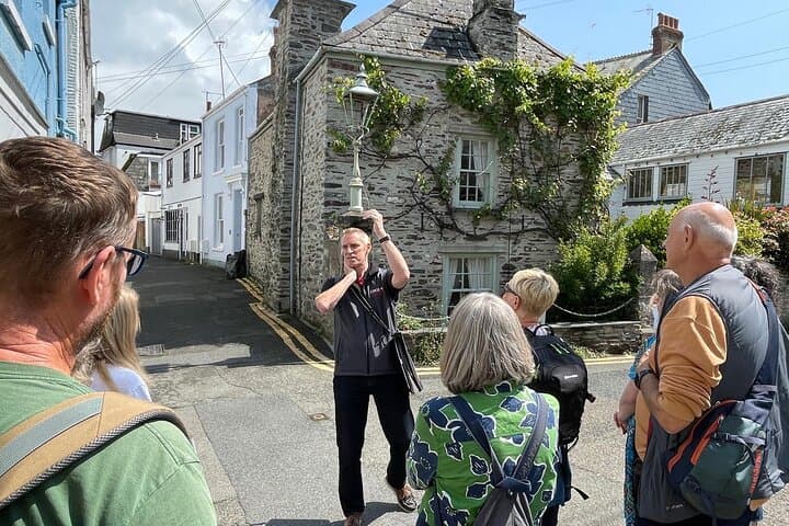 Describing the tales of Vine Cottage