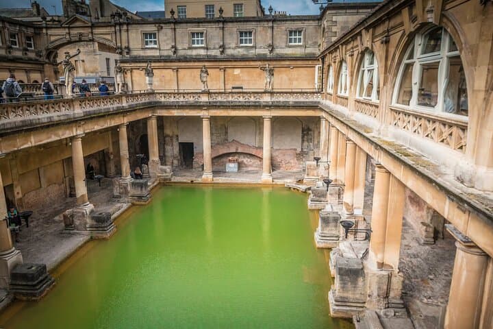 Southampton Cruise Transfer via Stonehenge & Bath Tour to London