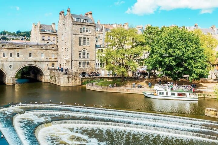 Southampton Cruise Transfer via Stonehenge & Bath Tour to London