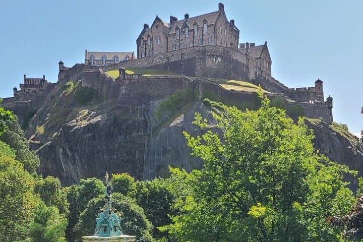 Edinburgh City 4-Hour Private Guided Tour in a Black Cab