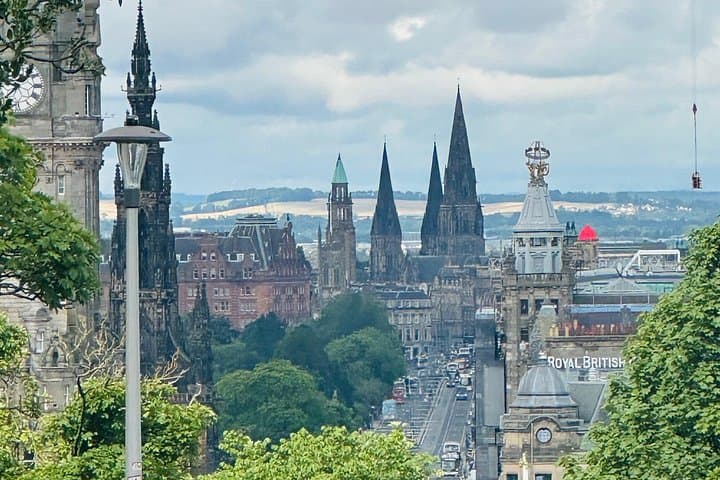 Edinburgh Private Day Guided Tour in a Black Cab