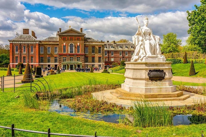 London Murder Mystery: Self-Guided Detective Walk