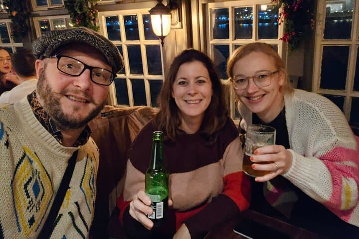 London Historical Pub Tour with Pilgrims and Pirates
