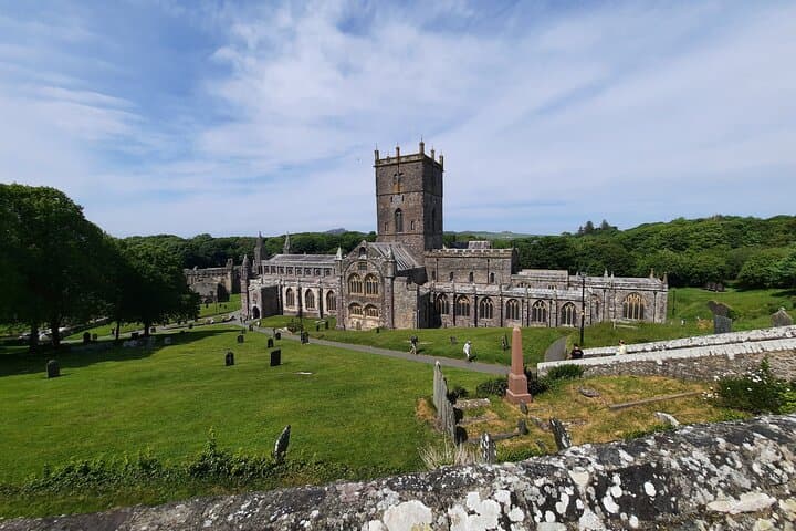 St. Davids City and Coastal Path Tour