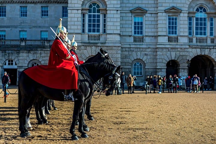Changing of the Guard Walking Tour in London