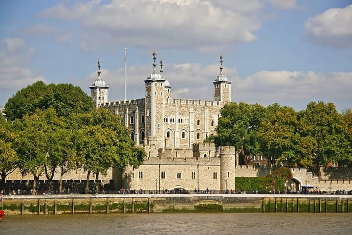 Tower of London Tickets with Thames River Cruise Ride
