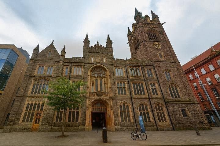 Belfast Self Guided Walking Tour with an APP