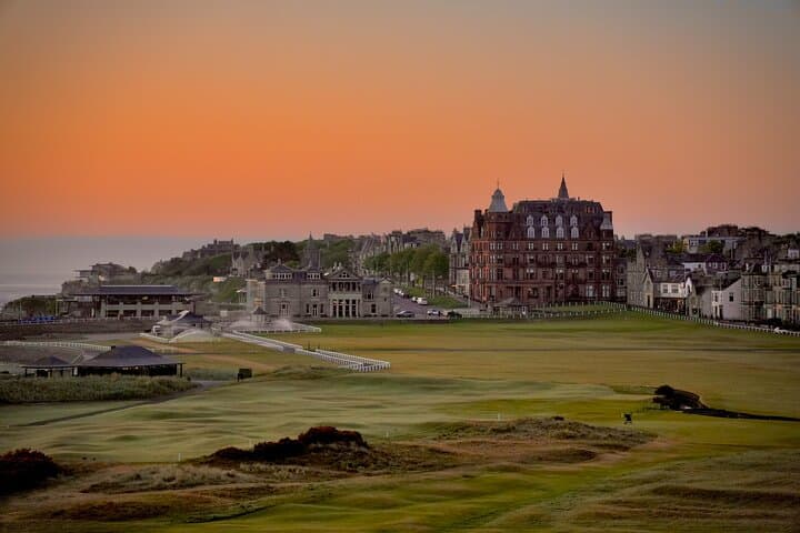 Premium Golf Photo Experience in St Andrews Old Course