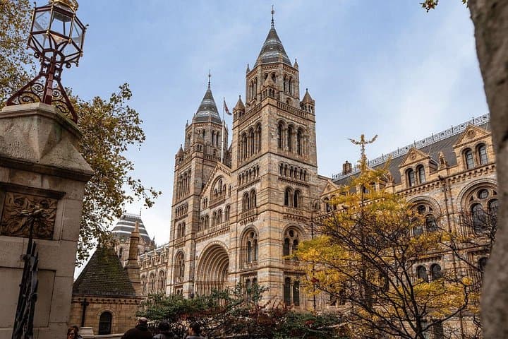 London Natural History Museum Entry, Audio Tour & Hyde Park Walk