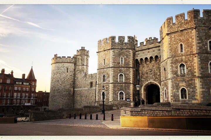 Step inside the magnificent State Apartments at Windsor Castle on your private royal tour.