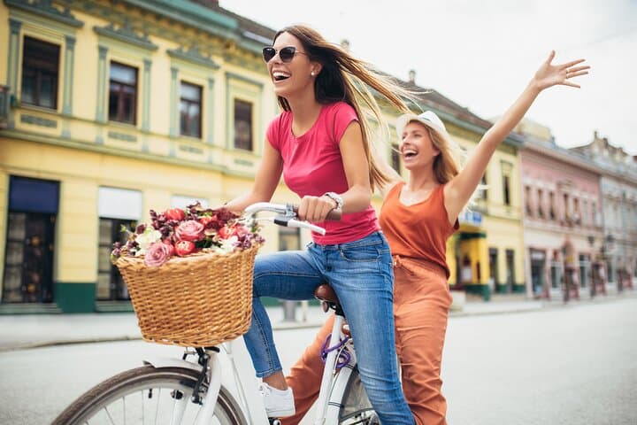 Private, Eco Bike Tour of Edinburgh Old Town & Top Sites