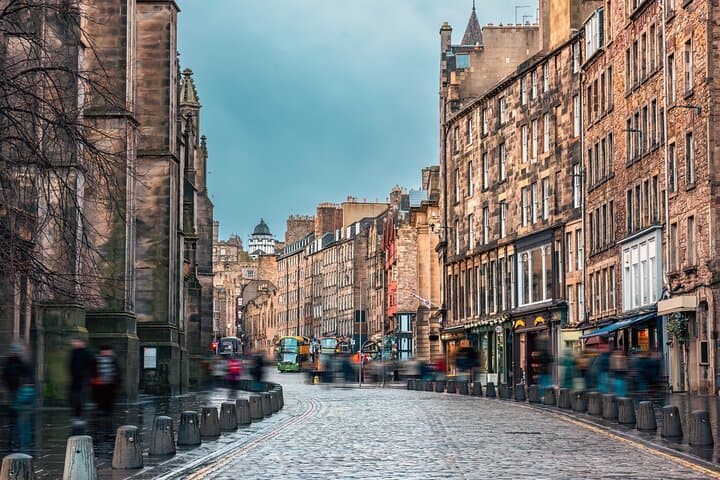 Museum of Edinburgh Private Guided Tour with Tickets