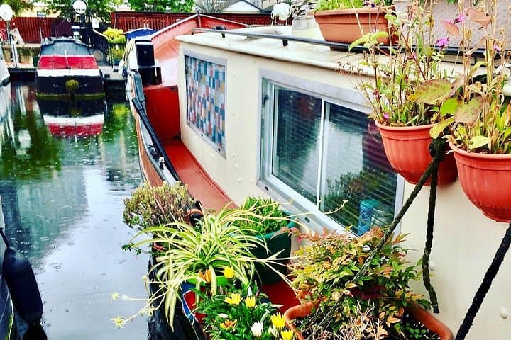 Private Spanish Cooking Class in London on a Houseboat