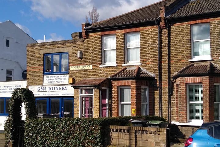 The Kinks Private Walking Tour of North Finchley