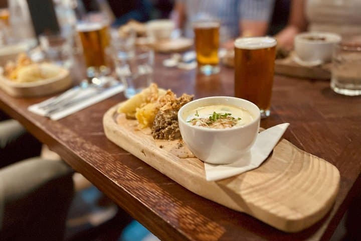 Glasgow West End Food Tour: 7 Tastings, Scotch & Local Stories