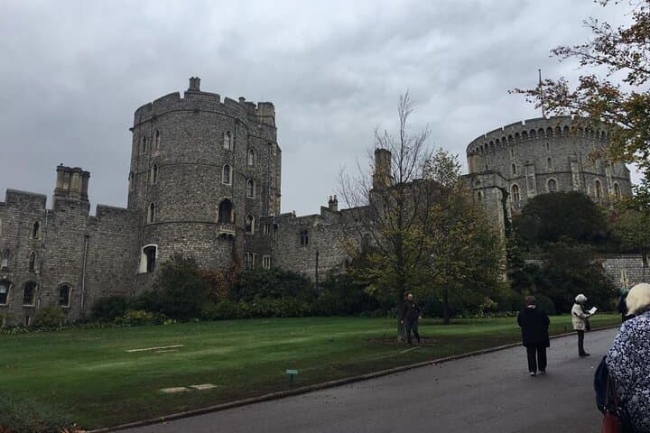 London to Stonehenge and Windsor Castle Day Tour