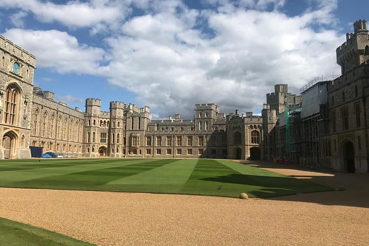 London to Southampton Via Windsor Castle - Private Transfer