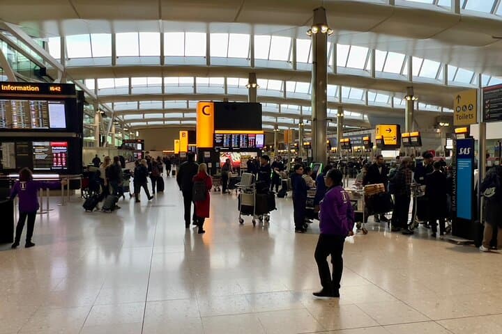 Heathrow Airport to/from London - Private with Meet & Greet