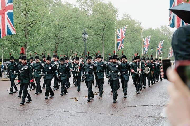 Private Guided Royal London Walking Tour with Guard Change