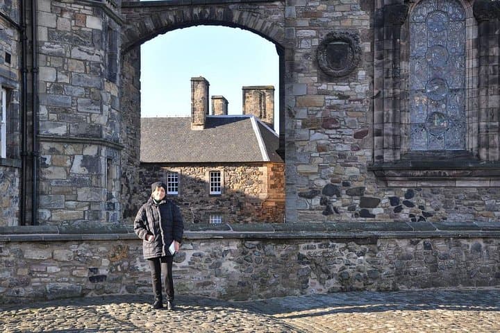 Private Walking Tour of Edinburgh Castle with Skip-the-Line