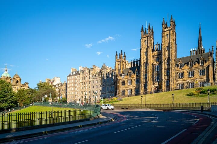 Edinburgh Old Town Landmarks Private Guided Walking Tour