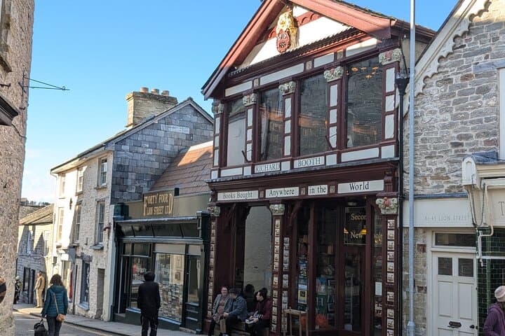 Full Day Private Book & Brecon Tour including Hay-on-Wye