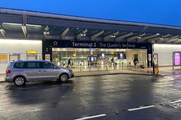 Heathrow Airport to/from London - Private Transfer + Meet & Greet