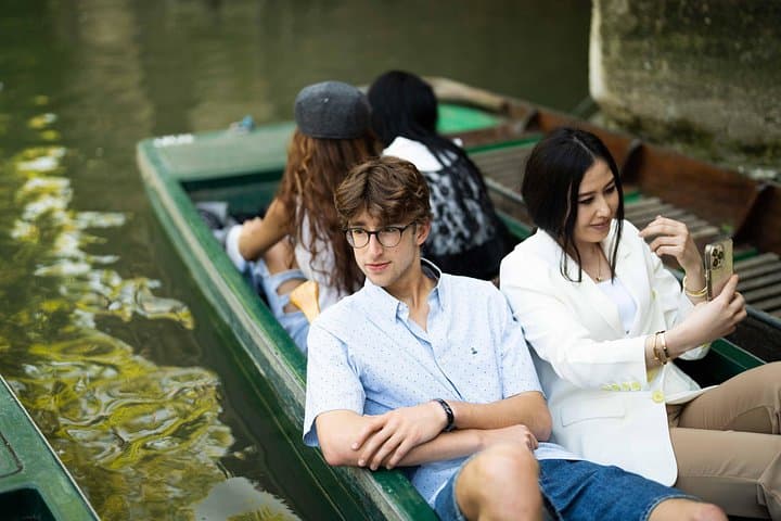 Oxford University Tour by Alumni™ & Punt + optional New College