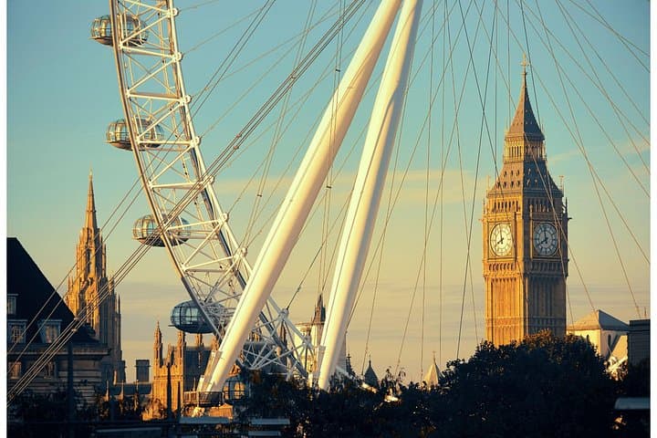 Hear the heartbeat of London at Big Ben — timeless, majestic, and unforgettable. Let its chimes mark the start of your perfect city adventure.