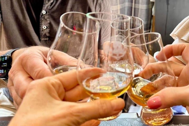 Slàinte mhath! (Good health!) an experience with friends