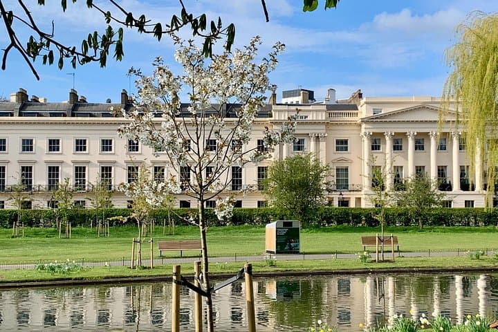 A Self-Guided Audio Tour of Primrose Hill and Regents Park