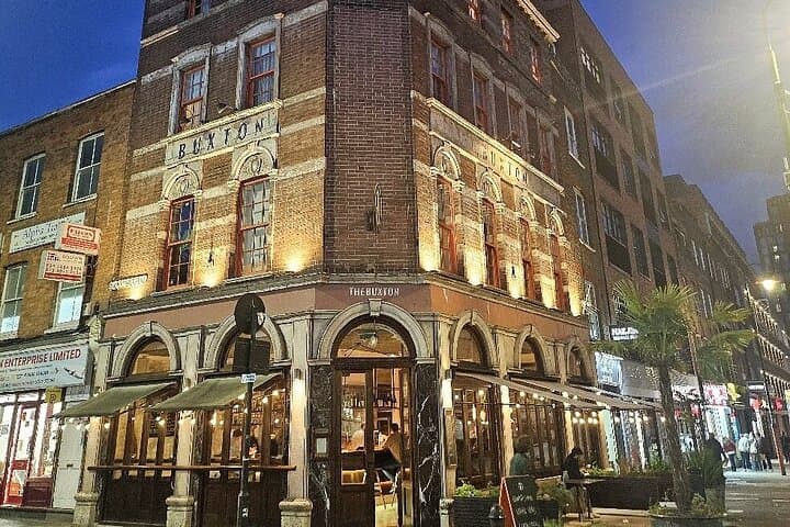 Jack the Ripper Themed Pub Crawl with Beer