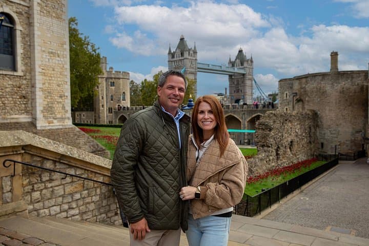London Sightseeing Tour: Guard Change with Tower of London Option