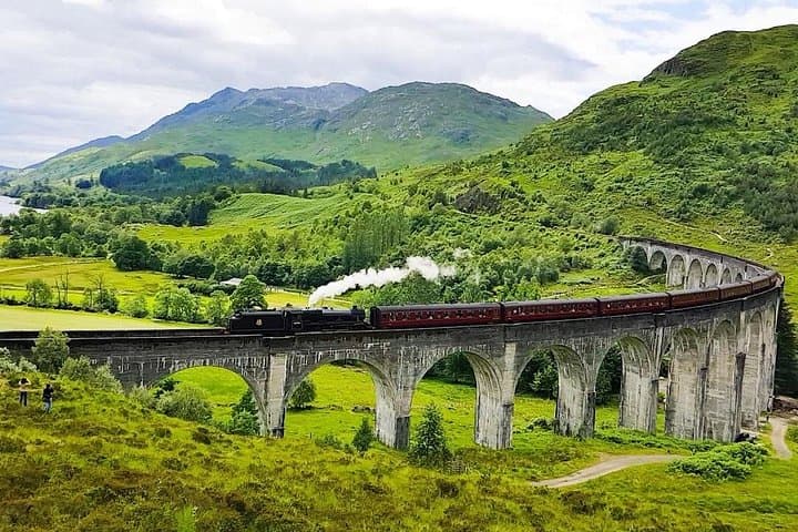 glenfinnan bridge. /harry potter bridge