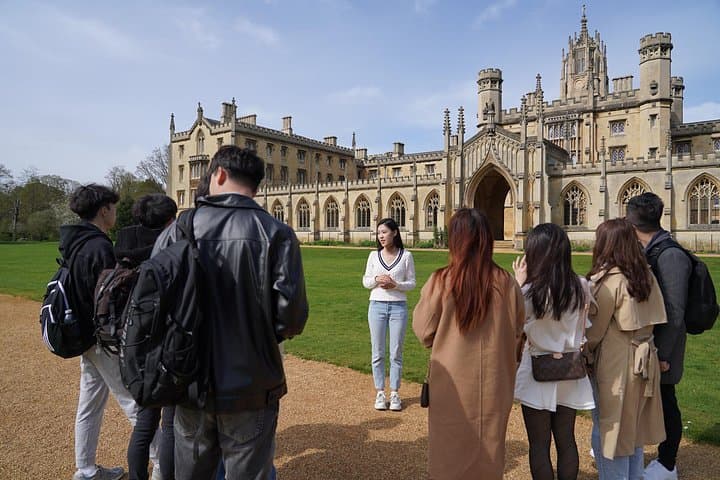Cambridge Walking and Punting Shared Combined Tour