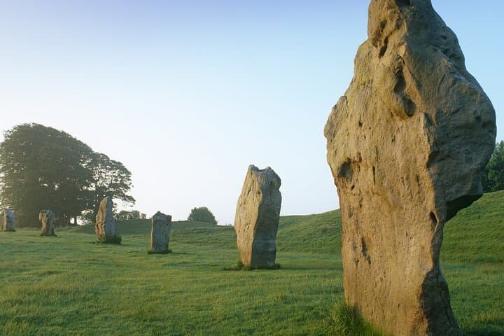 Blenheim Palace and Avebury Stone Circles Private Transfer